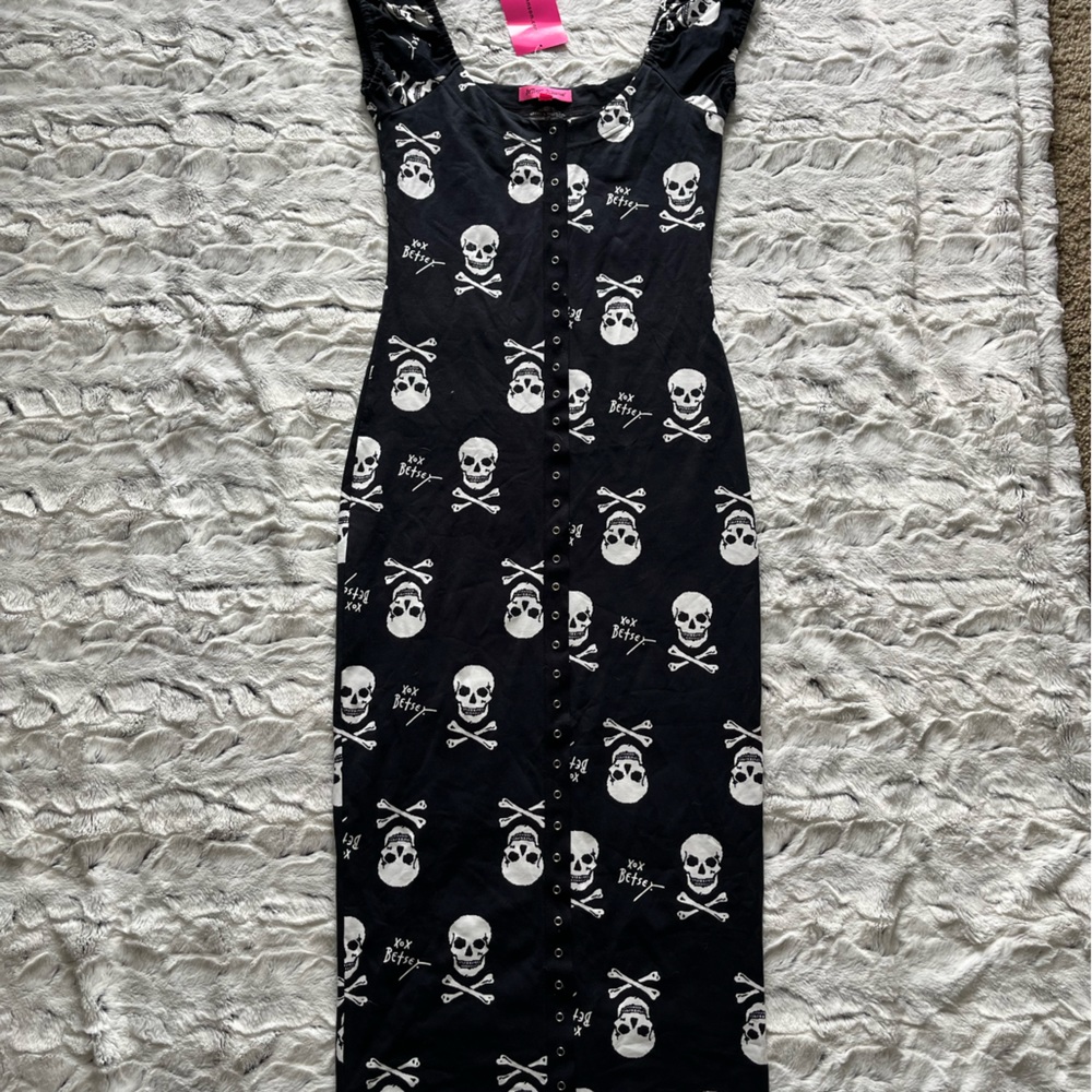 Betsey skull dress